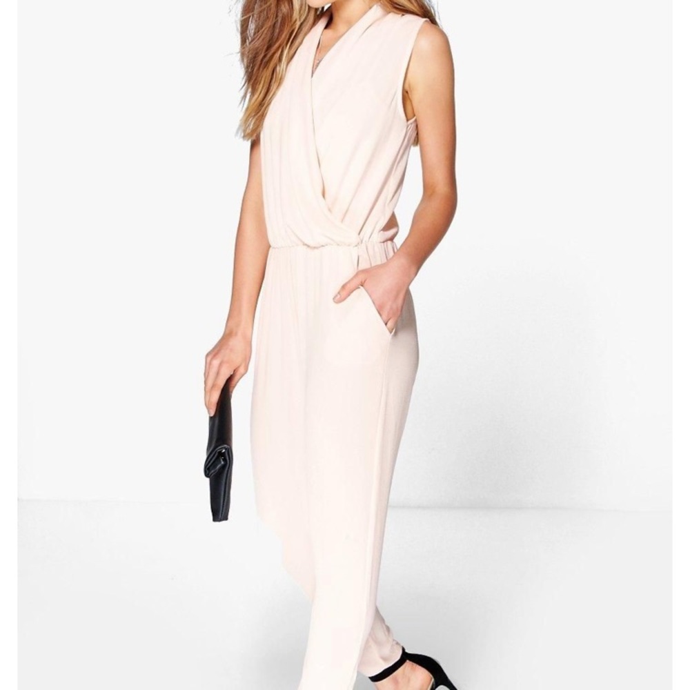 NWT Boohoo blush jumpsuit romper wrap front Large